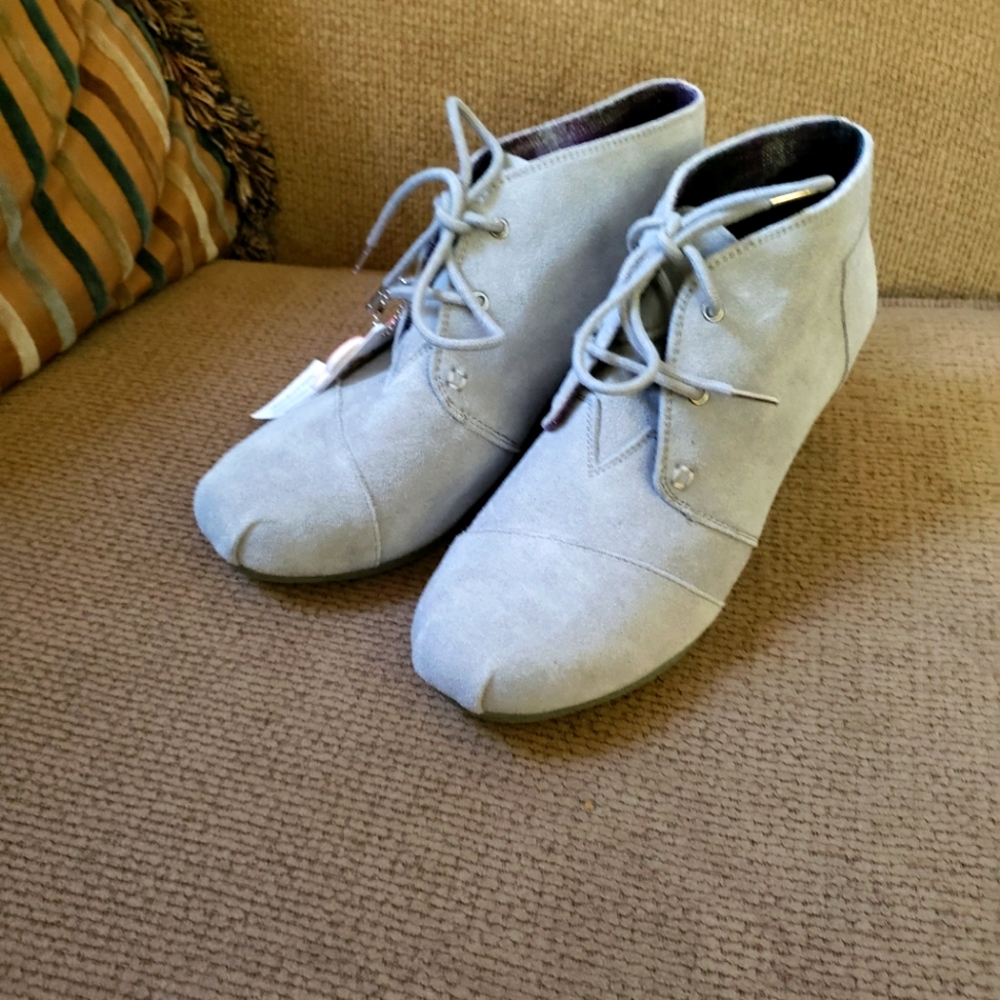New-NWT-BOBS wedges gray size 8